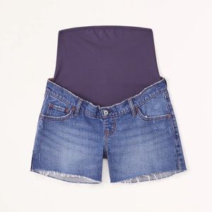 Abercrombie Maternity 4-inch mom short